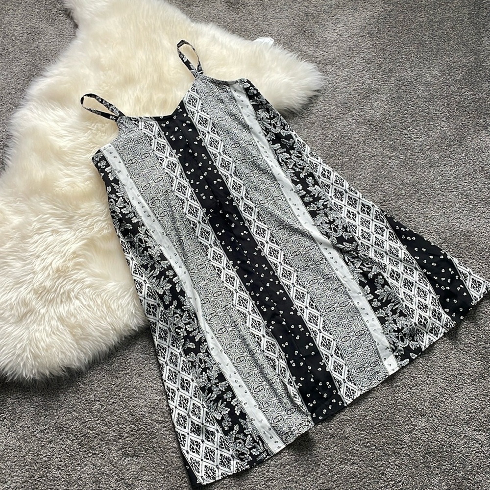 Motherhood Maternity flowy dress